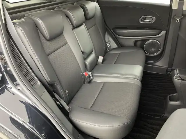 ホンダ ヴェゼル ハイブリッド Z ホンダセンシング 福島県 2018(平30)年 3.3万km ミッドナイトブルービームM ホンダセンシング/・衝突軽減ブレーキ /・誤発進抑制機能 /・歩行者事故低減ステアリング /・路外逸脱抑制機能 /・アダプティブ・クルーズ・コントロール/・車線維持支援システム/・先行車発進お知らせ機能 /・標識認識機能/純正ナビゲーション/・型式：VXM-197VFEi/・Bluetooth/TV/CD/DVD/AM・FM/・バックカメラ/・ETC/プッシュスタート/・スマートキー/・電子パーキング/・オートホールド/LEDライト/・オートライト/・フォグライト/革巻きステアリング/・ステアリングスイッチ/・パドルシフト/電動格納ウィンカーミラー/純正フロアマット/ドアバイザー