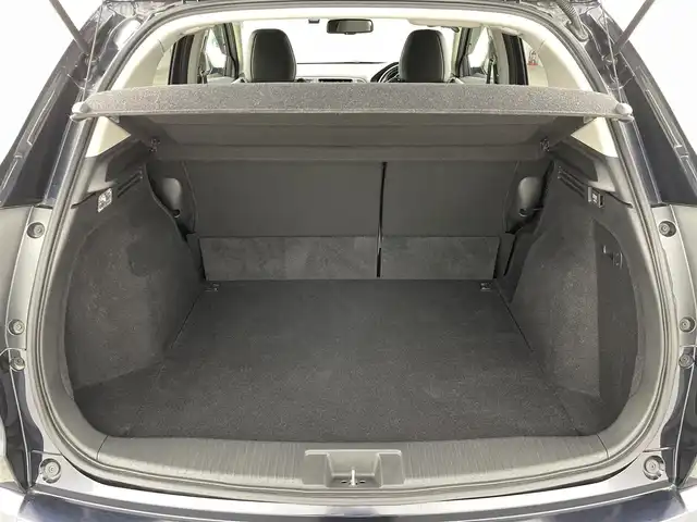 ホンダ ヴェゼル ハイブリッド Z ホンダセンシング 福島県 2018(平30)年 3.3万km ミッドナイトブルービームM ホンダセンシング/・衝突軽減ブレーキ /・誤発進抑制機能 /・歩行者事故低減ステアリング /・路外逸脱抑制機能 /・アダプティブ・クルーズ・コントロール/・車線維持支援システム/・先行車発進お知らせ機能 /・標識認識機能/純正ナビゲーション/・型式：VXM-197VFEi/・Bluetooth/TV/CD/DVD/AM・FM/・バックカメラ/・ETC/プッシュスタート/・スマートキー/・電子パーキング/・オートホールド/LEDライト/・オートライト/・フォグライト/革巻きステアリング/・ステアリングスイッチ/・パドルシフト/電動格納ウィンカーミラー/純正フロアマット/ドアバイザー