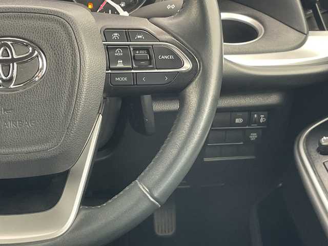 トヨタ ヴォクシー S－G 愛知県 2024(令6)年 2万km ホワイトパールクリスタルシャイン 純正ディズプレイオーディオナビ/片側パワースライド/レーダークルーズコントロール/バックカメラ/コーナーセンサー/純正アルミホイール/ETC2.0/LEDヘッドライト/オートマチックハイビーム/アイドリングストップ/衝突軽減システム/Bluetooth/ステアリングスイッチ/スマートキー/プッシュスタート