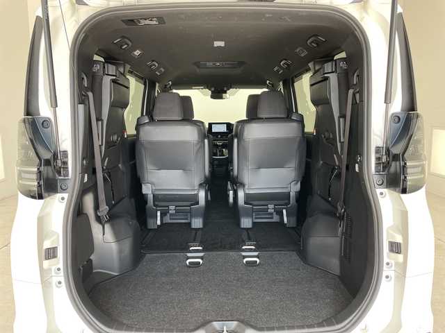 トヨタ ヴォクシー S－G 愛知県 2024(令6)年 2万km ホワイトパールクリスタルシャイン 純正ディズプレイオーディオナビ/片側パワースライド/レーダークルーズコントロール/バックカメラ/コーナーセンサー/純正アルミホイール/ETC2.0/LEDヘッドライト/オートマチックハイビーム/アイドリングストップ/衝突軽減システム/Bluetooth/ステアリングスイッチ/スマートキー/プッシュスタート