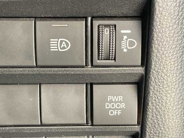 トヨタ ヴォクシー S－G 愛知県 2024(令6)年 2万km ホワイトパールクリスタルシャイン 純正ディズプレイオーディオナビ/片側パワースライド/レーダークルーズコントロール/バックカメラ/コーナーセンサー/純正アルミホイール/ETC2.0/LEDヘッドライト/オートマチックハイビーム/アイドリングストップ/衝突軽減システム/Bluetooth/ステアリングスイッチ/スマートキー/プッシュスタート