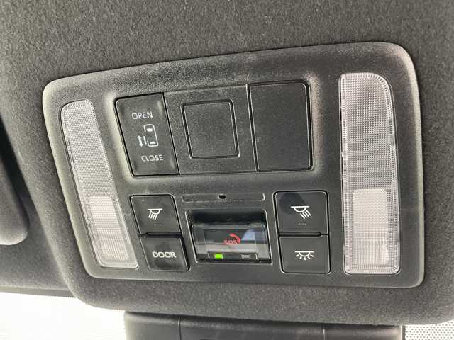 トヨタ ヴォクシー S－G 愛知県 2024(令6)年 2万km ホワイトパールクリスタルシャイン 純正ディズプレイオーディオナビ/片側パワースライド/レーダークルーズコントロール/バックカメラ/コーナーセンサー/純正アルミホイール/ETC2.0/LEDヘッドライト/オートマチックハイビーム/アイドリングストップ/衝突軽減システム/Bluetooth/ステアリングスイッチ/スマートキー/プッシュスタート