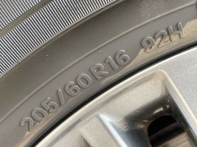 トヨタ ヴォクシー S－G 愛知県 2024(令6)年 2万km ホワイトパールクリスタルシャイン 純正ディズプレイオーディオナビ/片側パワースライド/レーダークルーズコントロール/バックカメラ/コーナーセンサー/純正アルミホイール/ETC2.0/LEDヘッドライト/オートマチックハイビーム/アイドリングストップ/衝突軽減システム/Bluetooth/ステアリングスイッチ/スマートキー/プッシュスタート