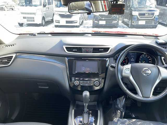 日産 エクストレイル 20X エマージェンシーブレーキ 道東・釧路十勝 2015(平27)年 7.4万km バーニングレッド 4WD/ナビ　AVN133MRC/(AM/FM/CD/DVD)/ドライブレコーダー 前後/ETC/バックカメラ/レザーシート/シートヒーター　前席/社外15インチAW/社外フロアマット/アイドリングストップ/コーナーセンサー 前後/ダウンヒルアシスト/オートライト/ライトレベライザー/フォグランプ/ABS/横滑り防止装置