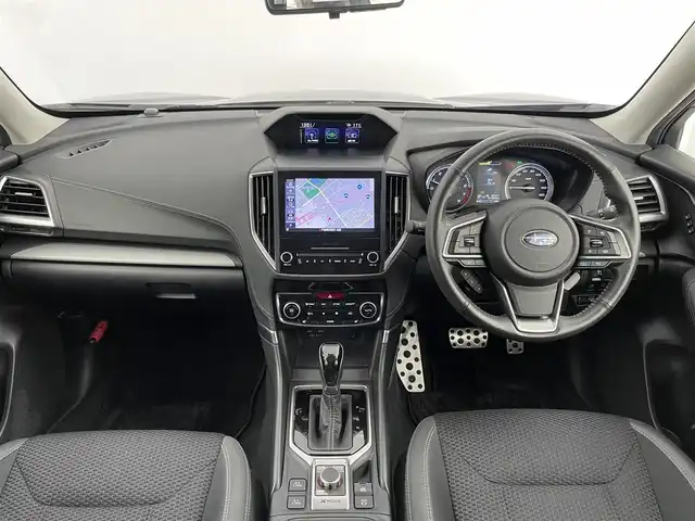 スバル フォレスター ハイブリッド アドバンス 千葉県 2018(平30)年 5.2万km ダークグレーメタリック 禁煙車/純正ナビ/・CD/DVD/BT/ACP/フルセグ/アイサイト/ブラインドスポットモニター/前後席シートヒーター/ステアリングヒーター/前席パワーシート/ハーフレザーシート/レーダークルーズコントロール/デジタルインナールームミラー/バックカメラ/フロント＆サイドカメラ/LEDヘッドライト/オートライト/フォグライト/ETC/コーナーセンサー/スマートキー/スペアキー