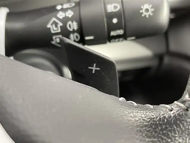 スバル フォレスター ハイブリッド アドバンス 千葉県 2018(平30)年 5.2万km ダークグレーメタリック 禁煙車/純正ナビ/・CD/DVD/BT/ACP/フルセグ/アイサイト/ブラインドスポットモニター/前後席シートヒーター/ステアリングヒーター/前席パワーシート/ハーフレザーシート/レーダークルーズコントロール/デジタルインナールームミラー/バックカメラ/フロント＆サイドカメラ/LEDヘッドライト/オートライト/フォグライト/ETC/コーナーセンサー/スマートキー/スペアキー