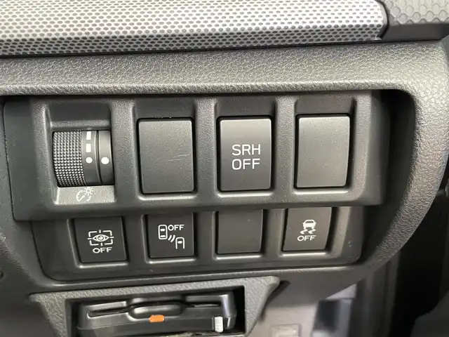 スバル フォレスター ハイブリッド アドバンス 千葉県 2018(平30)年 5.2万km ダークグレーメタリック 禁煙車/純正ナビ/・CD/DVD/BT/ACP/フルセグ/アイサイト/ブラインドスポットモニター/前後席シートヒーター/ステアリングヒーター/前席パワーシート/ハーフレザーシート/レーダークルーズコントロール/デジタルインナールームミラー/バックカメラ/フロント＆サイドカメラ/LEDヘッドライト/オートライト/フォグライト/ETC/コーナーセンサー/スマートキー/スペアキー