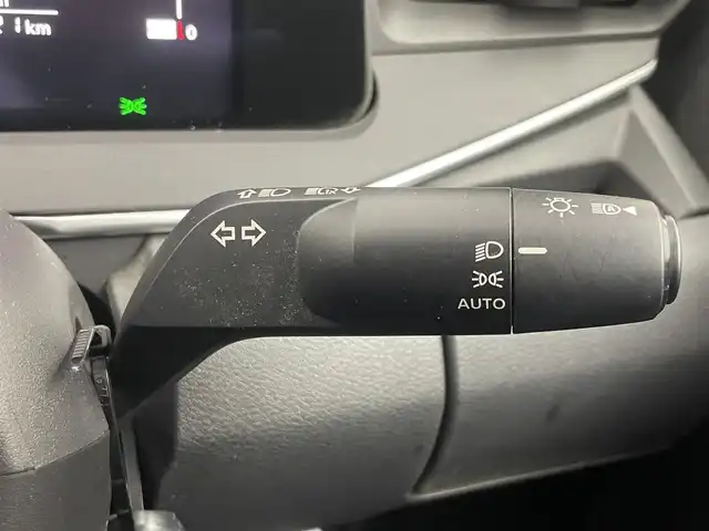 日産 ノート X 埼玉県 2021(令3)年 4.3万km パープル 純正９インチナビ　アラウンドビューモニター　ＢＳＩ　ビルトインＥＴＣ２．０　ドライブレコーダー　エマージェンシーブレーキ　インテリジェントルームミラー　ワイヤレス充電　ＨＤＭＩ　オートライト　地デジ