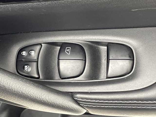 日産 エクストレイル 20Xi レザーエディション 千葉県 2021(令3)年 3.1万km ダイヤモンドブラック 純正ナビ（フルセグTV/CD/DVD/Bluetooth/SD)/全方位カメラ/ビルトインETC/衝突軽減ブレーキ/クリアランスソナー/アイドリングストップ/クリアランスソナー/デジタルインナーミラー/ルーフレール/パワーシート/シートヒーター/ルーフレール/電動リアゲート/前方ドライブレコーダー/オートマチックハイビーム/純正18インチアルミホイール/純正フロアマット/純正ドアバイザー/プッシュスタート/スマートキー/ビルトインＥＴＣ