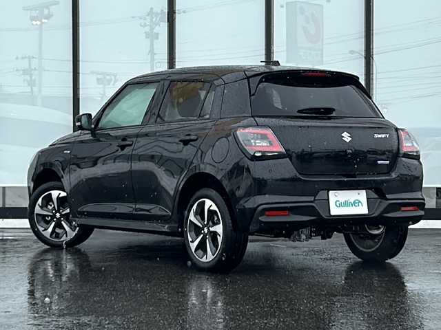 スズキ スイフト HYBRID MZ 山形県 2024(令6)年 0.1万km未満 スーパーブラックパール ワンオーナー/４WD/スズキセーフティサポート装着車/衝突被害軽減システム/純正ナビ/（Bluetooth/CD/DVD/フルセグ)/全方位カメラ/前席シートヒーター/クルーズコントロール/パドルシフト/ステアリングスイッチ/レーンキープアシスト/オートLEDヘッドライト/フォグランプ/ウィンカーミラー/スマートキー/取扱説明書