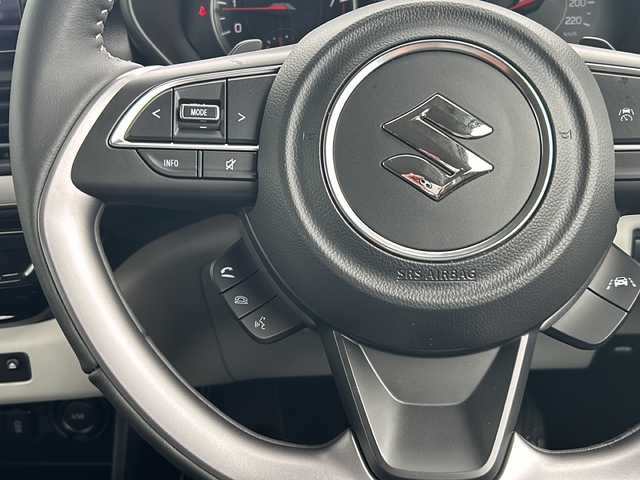 スズキ スイフト HYBRID MZ 山形県 2024(令6)年 0.1万km未満 スーパーブラックパール ワンオーナー/４WD/スズキセーフティサポート装着車/衝突被害軽減システム/純正ナビ/（Bluetooth/CD/DVD/フルセグ)/全方位カメラ/前席シートヒーター/クルーズコントロール/パドルシフト/ステアリングスイッチ/レーンキープアシスト/オートLEDヘッドライト/フォグランプ/ウィンカーミラー/スマートキー/取扱説明書