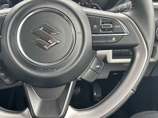 スズキ スイフト HYBRID MZ 山形県 2024(令6)年 0.1万km未満 スーパーブラックパール ワンオーナー/４WD/スズキセーフティサポート装着車/衝突被害軽減システム/純正ナビ/（Bluetooth/CD/DVD/フルセグ)/全方位カメラ/前席シートヒーター/クルーズコントロール/パドルシフト/ステアリングスイッチ/レーンキープアシスト/オートLEDヘッドライト/フォグランプ/ウィンカーミラー/スマートキー/取扱説明書