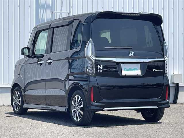 ホンダ Ｎ ＢＯＸ カスタム L スタイル+ブラック 熊本県 2022(令4)年 2.6万km クリスタルブラックパール 社外ナビ/・AM/FM/CD/DVD/BT/・フルセグTV/・バックカメラ/ホンダセンシング/・衝突軽減ブレーキ/・レーダークルーズコントロール/・レーンキープアシスト/・標識認識機能/・先行車発進お知らせ/電動パーキングブレーキ/オートホールド/LEDヘッドライト/フォグランプ/片側電動スライドドア/前席シートヒーター/後席ロールサンシェード/社外フロアマット/ETC/ドアバイザー/プッシュスタート/・スペアキー