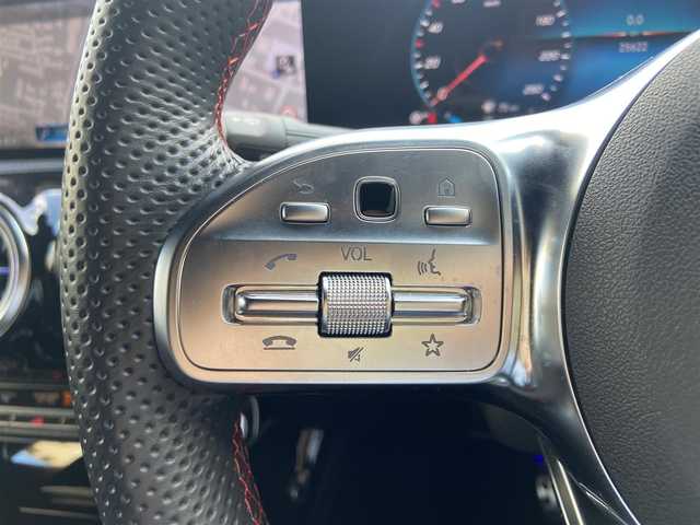 メルセデス・ベンツ Ｍ・ベンツ ＣＬＡ２００ｄ AMGライン 大阪府 2022(令4)年 2.6万km デジタルホワイト レーダーセフティパッケージ/ナビパッケージ/アンビエントライト/バックカメラ/純正ナビ/フルセグ /パワーシート/シートヒーター/ハーフレザー/ETC/LED/純正18インチAW/社外レーダー