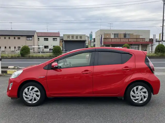 トヨタ アクア G 三重県 2016(平28)年 4.3万km スーパーレッドⅤ ♪ワンオーナー/♪走行43067km/♪車検 令和9年3月15日迄/プリクラッシュセーフティ/レーンディパーチャーアラート/オートマチックハイビーム/スマートキー×2/プッシュスタート/前席シートヒーター/純正メモリナビ/・TV・AUX・SD/・Bluetoothオーディオ/・バックカメラ/社外14インチAW積込/・165/70R14/・サマータイヤ/フォグライト/オートライト/ウィンカーミラー/オートリトラクタブルミラー/ドライブレコーダー/クルーズコントロール/革巻ステアリング/ステアリングスイッチ/ヘッドライトレベライザー/プライバシーガラス/フロアマット/ドアバイザー/ETC