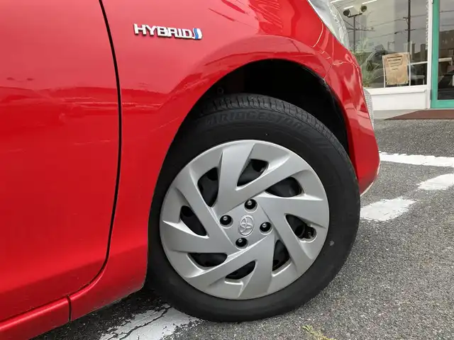 トヨタ アクア G 三重県 2016(平28)年 4.3万km スーパーレッドⅤ ♪ワンオーナー/♪走行43067km/♪車検 令和9年3月15日迄/プリクラッシュセーフティ/レーンディパーチャーアラート/オートマチックハイビーム/スマートキー×2/プッシュスタート/前席シートヒーター/純正メモリナビ/・TV・AUX・SD/・Bluetoothオーディオ/・バックカメラ/社外14インチAW積込/・165/70R14/・サマータイヤ/フォグライト/オートライト/ウィンカーミラー/オートリトラクタブルミラー/ドライブレコーダー/クルーズコントロール/革巻ステアリング/ステアリングスイッチ/ヘッドライトレベライザー/プライバシーガラス/フロアマット/ドアバイザー/ETC