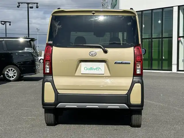 ダイハツ タント ファンクロス 道央・札幌 2023(令5)年 4.3万km サンドベージュメタリック ４WD/純正オーディオ/AM/FM/AUX/スマートアシスト/衝突被害軽減ブレーキ/横滑り防止装置/コーナーセンサー/アイドリングストップ/両側パワースライドドア/前席シートヒーター/電動パーキング/ブレーキホールド/ステアリングリモコン/プッシュスタート/スマートキー/LEDヘッドライト/オートライト/フォグランプ/電動格納ミラー/純正フロアマット/ドアバイザー/鉄チンホイール付冬タイヤ積込/155/65/R14/2021年/山5mm