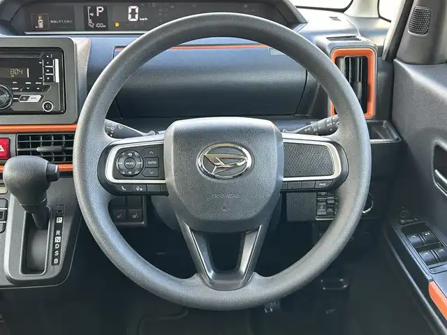 ダイハツ タント ファンクロス 道央・札幌 2023(令5)年 4.3万km サンドベージュメタリック ４WD/純正オーディオ/AM/FM/AUX/スマートアシスト/衝突被害軽減ブレーキ/横滑り防止装置/コーナーセンサー/アイドリングストップ/両側パワースライドドア/前席シートヒーター/電動パーキング/ブレーキホールド/ステアリングリモコン/プッシュスタート/スマートキー/LEDヘッドライト/オートライト/フォグランプ/電動格納ミラー/純正フロアマット/ドアバイザー/鉄チンホイール付冬タイヤ積込/155/65/R14/2021年/山5mm