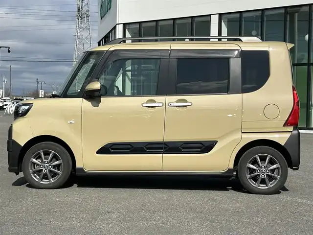 ダイハツ タント ファンクロス 道央・札幌 2023(令5)年 4.3万km サンドベージュメタリック ４WD/純正オーディオ/AM/FM/AUX/スマートアシスト/衝突被害軽減ブレーキ/横滑り防止装置/コーナーセンサー/アイドリングストップ/両側パワースライドドア/前席シートヒーター/電動パーキング/ブレーキホールド/ステアリングリモコン/プッシュスタート/スマートキー/LEDヘッドライト/オートライト/フォグランプ/電動格納ミラー/純正フロアマット/ドアバイザー/鉄チンホイール付冬タイヤ積込/155/65/R14/2021年/山5mm