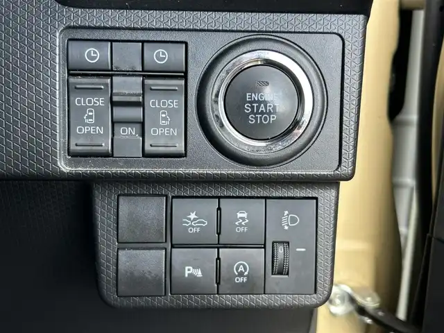 ダイハツ タント ファンクロス 道央・札幌 2023(令5)年 4.3万km サンドベージュメタリック ４WD/純正オーディオ/AM/FM/AUX/スマートアシスト/衝突被害軽減ブレーキ/横滑り防止装置/コーナーセンサー/アイドリングストップ/両側パワースライドドア/前席シートヒーター/電動パーキング/ブレーキホールド/ステアリングリモコン/プッシュスタート/スマートキー/LEDヘッドライト/オートライト/フォグランプ/電動格納ミラー/純正フロアマット/ドアバイザー/鉄チンホイール付冬タイヤ積込/155/65/R14/2021年/山5mm