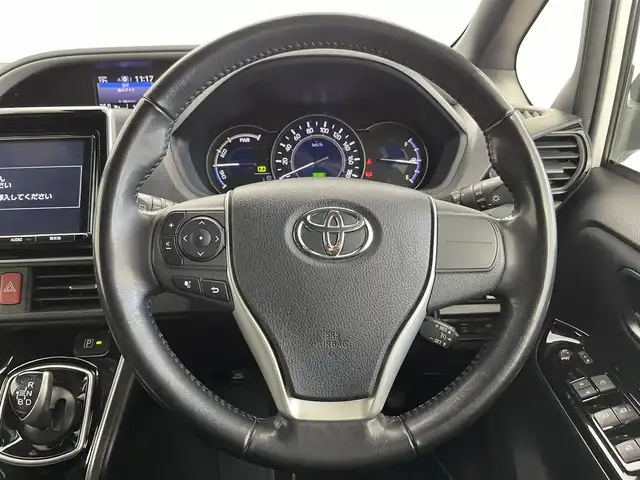トヨタ ヴォクシー ハイブリッド ZS 煌 千葉県 2018(平30)年 8万km ホワイトパールクリスタルシャイン 純正９型ナビ　/・NSZT-Y66T/・CD/DVD/Bluetooth/AM/FM/・バックカメラ/・フリップダウンモニター/トヨタセフティーセンス/・衝突被害軽減ブレーキ/・アダプティブクルーズコントロール/・先行車発進警報/・レーンキープアシスト/両側パワースライドドア/シートヒーター/ステアリングリモコン/電格ミラー/ETC/スマートキー/取説・保証書