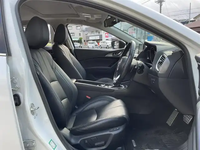 マツダ アクセラ スポーツ 神奈川県 2017(平29)年 5万km スノーフレイクホワイトパールマイカ ワンオーナー/純正メモリナビ/　（CD・DVD・Bluetooth）/バックカメラ/フルセグTV/黒革シート/前席シートヒーター/サンルーフ/BOSEサウンドシステム/LEDヘッドライト/TEIN車高調/work19インチAW/ステアリングヒーター/ヘッドアップディスプレイ/運転席パワーシート/アダプティブクルーズコントロール/スマートキー/保証書/取扱説明書