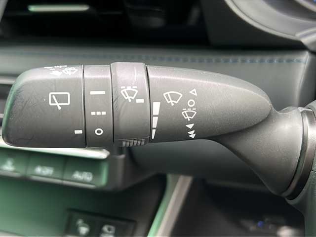 トヨタ ヴォクシー ハイブリッド S－Z 茨城県 2023(令5)年 1.6万km ホワイトパールクリスタルシャイン ワンオーナー/モデリスタフルエアロ/純正メモリナビ/AM/FM/CD/DVD/Bluetooth/USB/VIEW/フロント/サイド/リア/アラウンドビューモニター/バックカメラ/両側パワースライドドア/オートステップ/パワーバックドア/クルーズコントロール/ステアリングリモコン/オートホールド/D＆N席シートヒーター/オットマン/前後コーナーセンサー/横滑り防止機能/レーンキープアシスト/パーキングアシスト/ECOモード/EVモード/スポーツモード/アイドリングストップ/前後ドライブレコーダー/LEDオートライト/オートマチックハイビーム/フォグランプ/100V充電/ETC2.0/電動パーキング/純正17インチアルミホイール/リモコンキー/スペアキー/禁煙車/取扱説明書/保証書