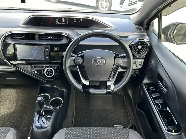 トヨタ アクア クロスオーバー グラム 兵庫県 2019(令1)年 3.9万km オリーブマイカM ・ワンオーナー/・純正メモリーナビ/・TV/BT/AUX/・バックカメラ/・ステアリングリモコン/・ハーフレザーシート/・ビルトインETC/・純正16インチAW/・プリクラッシュセーフティ/・レーンディーパーチャーアラート/・オートマチックハイビーム/・パーキングサポートブレーキ/・クリアランスソナー/・先行車発進お知らせ/・スマートキー/・ドライブレコーダー前/・R2/3/4/6年ディーラー記録簿