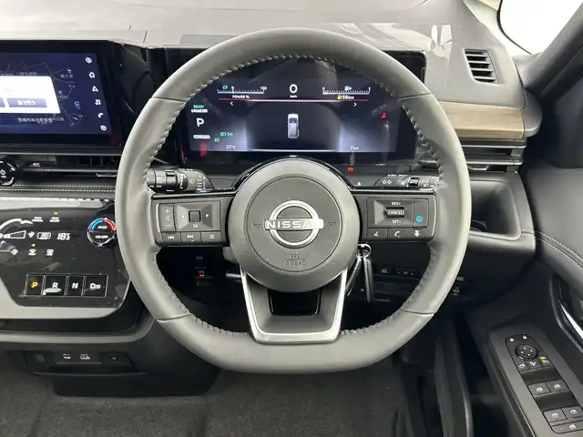 日産 セレナ e－パワー ハイウェイスター V 愛知県 2025(令7)年 0.1万km未満 プリズムホワイト ヘッドランプ オートレベライザー/+アダプティブLEDヘッドライトシステム+インテリジェント アラウンドビューモニター（移動物 検知機能付）/+インテリジェント ルームミラー+アドバンスドドライブアシストディスプレイ（12.3インチカラーディスプレイ）/+統合型インターフェースディスプレイ/+ワイヤレス充電器+6スピーカー/+NissanConnectナビゲーションシステム（地デジ内蔵）+車載通信ユニット（TCU［Telematics Control Unit］）+ETC2.0ユニット（ビルトインタイプ）/+ドライブレコーダー（前後セット）/+プロパイロット（ナビリンク機能付）/+プロパイロット緊急停止支援システム（SOSコール機能付）+SOSコール（488/400円）/後席専用モニターHDMI NissanConnectナビ付車用(125/400円)