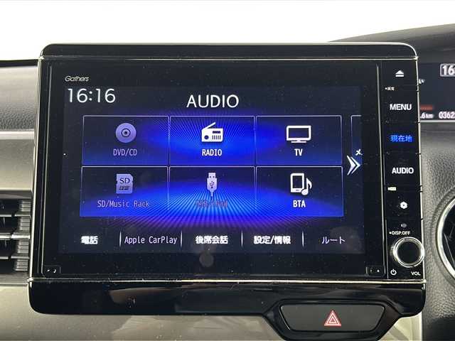 ホンダ Ｎ ＢＯＸ カスタム L ターボ スタイル+ブラック 愛知県 2022(令4)年 3.7万km クリスタルブラックパール 禁煙車/純正８インチナビ/（CD/DVD/Bluetooth/AM/FM/USB/SD/フルセグTV）/バックカメラ/シーケンシャルウインカー/ホンダセンシング/・衝突軽減ブレーキ/・レーンキープアシスト/・アダプティブクルーズコントロール/・誤発進抑制機能/・標識認識機能/・オートマチックハイビーム/サイド＆カーテンエアバッグ/ETC/前後ドライブレコーダー/両側パワースライドドア/シートヒーター/LEDヘッドライト/純正１５インチアルミホイール/純正フロアマット/スマートキー/スペアキー有