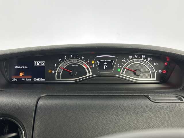 ホンダ Ｎ ＢＯＸ カスタム L ターボ スタイル+ブラック 愛知県 2022(令4)年 3.7万km クリスタルブラックパール 禁煙車/純正８インチナビ/（CD/DVD/Bluetooth/AM/FM/USB/SD/フルセグTV）/バックカメラ/シーケンシャルウインカー/ホンダセンシング/・衝突軽減ブレーキ/・レーンキープアシスト/・アダプティブクルーズコントロール/・誤発進抑制機能/・標識認識機能/・オートマチックハイビーム/サイド＆カーテンエアバッグ/ETC/前後ドライブレコーダー/両側パワースライドドア/シートヒーター/LEDヘッドライト/純正１５インチアルミホイール/純正フロアマット/スマートキー/スペアキー有