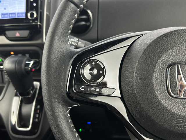 ホンダ Ｎ ＢＯＸ カスタム L ターボ スタイル+ブラック 愛知県 2022(令4)年 3.7万km クリスタルブラックパール 禁煙車/純正８インチナビ/（CD/DVD/Bluetooth/AM/FM/USB/SD/フルセグTV）/バックカメラ/シーケンシャルウインカー/ホンダセンシング/・衝突軽減ブレーキ/・レーンキープアシスト/・アダプティブクルーズコントロール/・誤発進抑制機能/・標識認識機能/・オートマチックハイビーム/サイド＆カーテンエアバッグ/ETC/前後ドライブレコーダー/両側パワースライドドア/シートヒーター/LEDヘッドライト/純正１５インチアルミホイール/純正フロアマット/スマートキー/スペアキー有