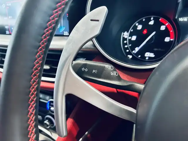 アルファロメオ ステルヴィオ 2.2ターボ ディーゼルQ4 ヴェローチェ 大阪府 2021(令3)年 1.5万km グレー ハーマンカードン/赤革/パワーシート/シートヒーター/Dシートメモリ/ステアリングヒーター/純正ナビ/TV/バックカメラ/ACC/ブラインドスポット/電動リアゲート/純正20インチAW/ワイヤレス充電/パドルシフト