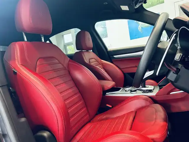 アルファロメオ ステルヴィオ 2.2ターボ ディーゼルQ4 ヴェローチェ 大阪府 2021(令3)年 1.5万km グレー ハーマンカードン/赤革/パワーシート/シートヒーター/Dシートメモリ/ステアリングヒーター/純正ナビ/TV/バックカメラ/ACC/ブラインドスポット/電動リアゲート/純正20インチAW/ワイヤレス充電/パドルシフト