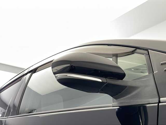 トヨタ プリウス A 長野県 2016(平28)年 6.7万km 黒 4WD/社外ナビ/衝突被害軽減システム/追従型クルーズコントロール/バックカメラ/パーキングアシスト/車線逸脱警報/フルセグTV/Bluetooth/CD/DVD/オートライト/LEDヘッドライト/オートマチックハイビーム/フォグランプ/ステアリングスイッチ/ドアバイザー/トノカバー
