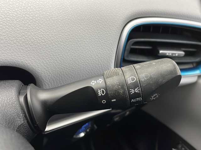 トヨタ プリウス A 長野県 2016(平28)年 6.7万km 黒 4WD/社外ナビ/衝突被害軽減システム/追従型クルーズコントロール/バックカメラ/パーキングアシスト/車線逸脱警報/フルセグTV/Bluetooth/CD/DVD/オートライト/LEDヘッドライト/オートマチックハイビーム/フォグランプ/ステアリングスイッチ/ドアバイザー/トノカバー