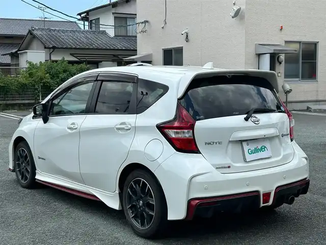 日産 ノート e－パワー ニスモ 熊本県 2017(平29)年 7.1万km ブリリアントホワイトパール ワンオーナー/衝突軽減ブレーキ/レーンキープアシスト/プッシュスタート/純正ナビ/（CD・DVD・フルセグTV・BTオーディオ・SD）/アラウンドビューモニター/ETC/純正16インチAW/LEDヘッドライト/オートライト/前後コーナーセンサー/横滑り防止装置/ウィンカーミラー/純正フロアマット/純正ドアバイザー/新車保証書/取扱説明書/スマートスペアキー×1本