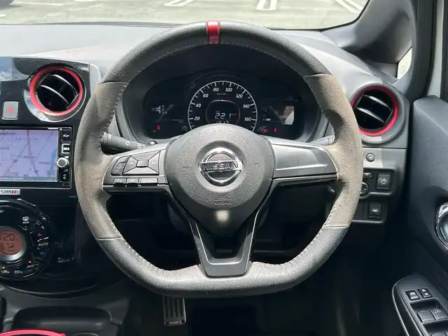 日産 ノート e－パワー ニスモ 熊本県 2017(平29)年 7.1万km ブリリアントホワイトパール ワンオーナー/衝突軽減ブレーキ/レーンキープアシスト/プッシュスタート/純正ナビ/（CD・DVD・フルセグTV・BTオーディオ・SD）/アラウンドビューモニター/ETC/純正16インチAW/LEDヘッドライト/オートライト/前後コーナーセンサー/横滑り防止装置/ウィンカーミラー/純正フロアマット/純正ドアバイザー/新車保証書/取扱説明書/スマートスペアキー×1本