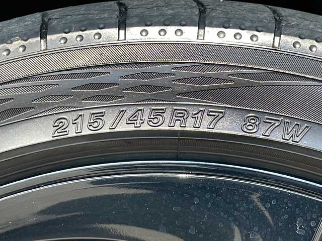 トヨタ プリウス S ツーリングセレ ブラックED 青森県 2022(令4)年 3.1万km プレシャスブラックパール 4WD/純正8インチディスプレイオーディオナビ/BT/USB/Miracast/パノラミックビューモニター/黒合皮シート/前席シートヒーター/デジタルインナーミラー/前後ドライブレコーダー/セーフティセンス/プリクラッシュセーフティ/レーダークルーズコントロール/レーントレーシングアシスト/オートマチックハイビーム/AC100V1500W/ビルトインETC/LEDヘッドライト/LEDフォグランプ/純正17インチアルミ/モデリスタエアロ