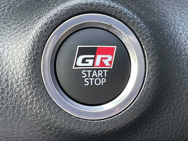 トヨタ ＧＲヤリス RZ 道北・旭川 2021(令3)年 1.7万km プラチナホワイトパールマイカ ・4WD/・禁煙車/・カーボン調ルーフ/・純正ディスプレイオーディオナビ/ BT/USB/・バックカメラ/・トヨタセーフティセンス/・PCS/・ACC/・LTA/・BSM/・RCTA/・RSA/・HUD/・クリアランスソナー /・アイドリングストップ/・オートハイビーム/・オートライト/・LEDヘッドライト/・フォグライト/・ライトレベライザー /・前後ドライブレコーダー/・ビルトインETC2.0/・オートリトラミラー /・オートワイパー/・純正フロアマット/・ドアバイザー/・アルミペダル/・純正ENKEI製18インチアルミホイール