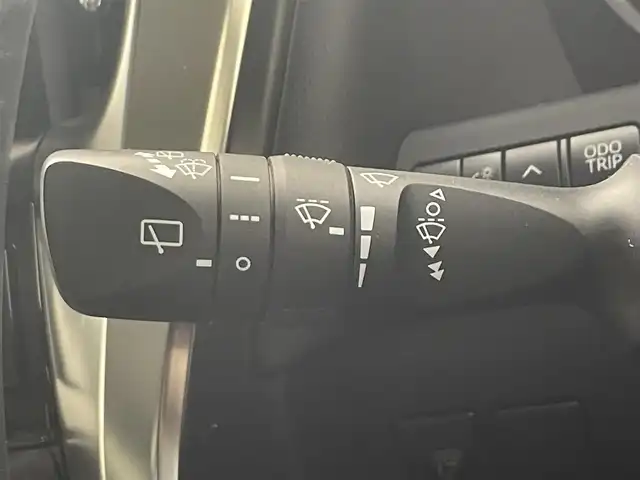 トヨタ アルファード S 滋賀県 2017(平29)年 5.2万km ホワイトパールクリスタルシャイン 禁煙車/モデリスタエアロ/モデリスタグリル/サンルーフ/純正９型SDナビ/・CD/DVD/フルセグ/Bluetooth/SD/純正１２型フリップダウンモニター/バックカメラ/両側パワースライドドア/LEDヘッドライト/純正１７AW/ビルトインETC/スマートキー