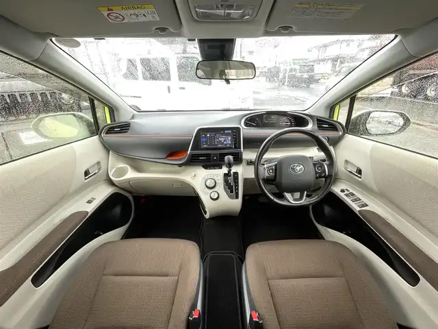 トヨタ シエンタ ハイブリッド G 大分県 2015(平27)年 8.1万km エアーイエロー Toyota　Safety　Sense/・プリクラッシュセーフティ/・レーンデパーチャーアラート/・オートハイビーム/両側パワースライドドア/純正メモリナビ/・BT/TV/AM/FM/ナビレディパッケージ/メーカーOP/・バックカメラ/ステアリングスイッチ/ETC/プッシュスタート/スマートキー/16インチ純正OPホイール/取扱説明書・保証書・R7記録簿