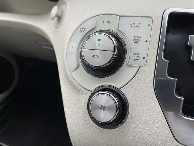 トヨタ シエンタ ハイブリッド G 大分県 2015(平27)年 8.1万km エアーイエロー Toyota　Safety　Sense/・プリクラッシュセーフティ/・レーンデパーチャーアラート/・オートハイビーム/両側パワースライドドア/純正メモリナビ/・BT/TV/AM/FM/ナビレディパッケージ/メーカーOP/・バックカメラ/ステアリングスイッチ/ETC/プッシュスタート/スマートキー/16インチ純正OPホイール/取扱説明書・保証書・R7記録簿