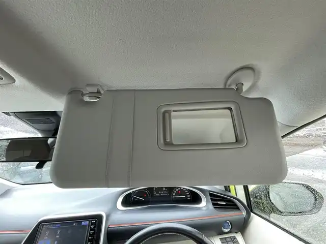 トヨタ シエンタ ハイブリッド G 大分県 2015(平27)年 8.1万km エアーイエロー Toyota　Safety　Sense/・プリクラッシュセーフティ/・レーンデパーチャーアラート/・オートハイビーム/両側パワースライドドア/純正メモリナビ/・BT/TV/AM/FM/ナビレディパッケージ/メーカーOP/・バックカメラ/ステアリングスイッチ/ETC/プッシュスタート/スマートキー/16インチ純正OPホイール/取扱説明書・保証書・R7記録簿