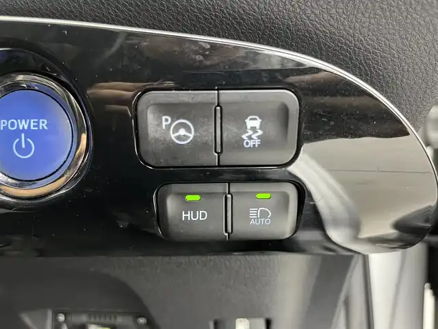 トヨタ プリウス Sセーフティプラス 愛知県 2017(平29)年 7.4万km シルバー トヨタセーフティセンス/　・プリクラッシュセーフティ/　・レーンディパーチャーアラート/　・オートマチックハイビーム/　・レーダークルーズコントロール//純正11.6インチナビ/（Bluetooth/フルセグTV/CD/DVD/SD）/バックカメラ/HUD/ETC/ドラレコ/オートライト/防眩インナーミラー/ステアリングリモコン/ソナー/スマートキー/電動格納ミラー