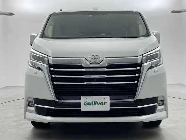 トヨタ グランエース プレミアム 福井県 2022(令4)年 4.6万km ホワイトパールクリスタルシャイン 純正ディスプレイオーディオ/【AM/FM/CD/DVD/Bluetooth/フルセグTV】/全方位カメラ/ビルトインETC2.0/純正フリップダウンモニター/レザーシート（ベージュ）/シートヒーター/トヨタセーフティセンス/・衝突軽減ブレーキ/・車線逸脱警報機能/・クルーズコントロール（追従有）/オートライト/LEDヘッドライド/プッシュスタート/スマートキー/ドライブレコーダー