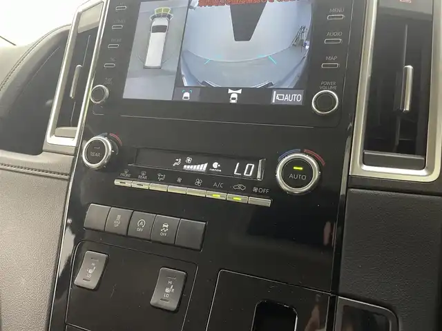 トヨタ グランエース プレミアム 福井県 2022(令4)年 4.6万km ホワイトパールクリスタルシャイン 純正ディスプレイオーディオ/【AM/FM/CD/DVD/Bluetooth/フルセグTV】/全方位カメラ/ビルトインETC2.0/純正フリップダウンモニター/レザーシート（ベージュ）/シートヒーター/トヨタセーフティセンス/・衝突軽減ブレーキ/・車線逸脱警報機能/・クルーズコントロール（追従有）/オートライト/LEDヘッドライド/プッシュスタート/スマートキー/ドライブレコーダー