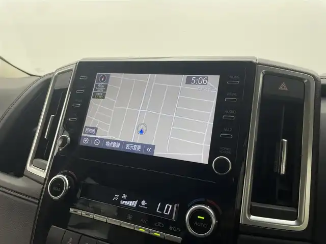 トヨタ グランエース プレミアム 福井県 2022(令4)年 4.6万km ホワイトパールクリスタルシャイン 純正ディスプレイオーディオ/【AM/FM/CD/DVD/Bluetooth/フルセグTV】/全方位カメラ/ビルトインETC2.0/純正フリップダウンモニター/レザーシート（ベージュ）/シートヒーター/トヨタセーフティセンス/・衝突軽減ブレーキ/・車線逸脱警報機能/・クルーズコントロール（追従有）/オートライト/LEDヘッドライド/プッシュスタート/スマートキー/ドライブレコーダー