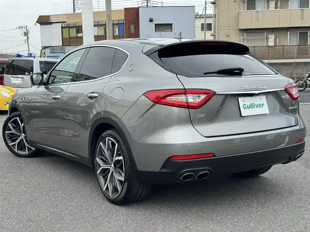 マセラティ マセラティ レヴァンテ 千葉県 2021(令3)年 1.9万km GRIGIO 衝突軽減ブレーキ/ACC/LKA/純正ナビ/フルセグTV/Bluetooth/カープレイ/全方位カメラ/ベージュ革シート/D/N席シートヒーター/パノラマサンルーフ/純正21インチAW/エアサス/ツインターボ/ブラインドスポットモニター/ETC2.0/LEDライト/取説/保証書/スペアキー1本
