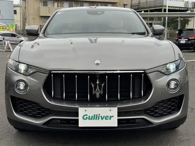 マセラティ マセラティ レヴァンテ 千葉県 2021(令3)年 1.9万km GRIGIO 衝突軽減ブレーキ/ACC/LKA/純正ナビ/フルセグTV/Bluetooth/カープレイ/全方位カメラ/ベージュ革シート/D/N席シートヒーター/パノラマサンルーフ/純正21インチAW/エアサス/ツインターボ/ブラインドスポットモニター/ETC2.0/LEDライト/取説/保証書/スペアキー1本